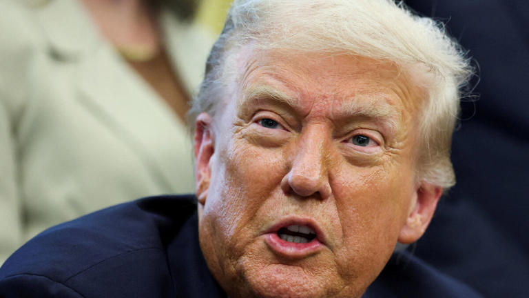 Donald Trump annonce poursuivre en diffamation le New York Times et réclame 15 milliards de dollars